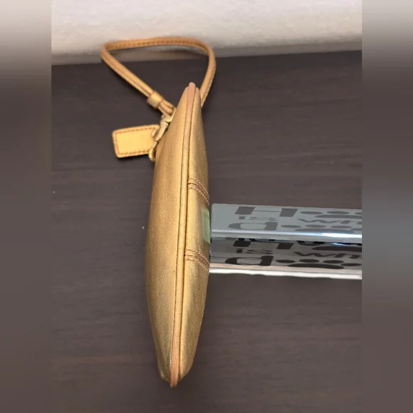 Coach Metallic Leather Gold Wristlet Clutch With Hot Pink Interior - Picture 5 of 10